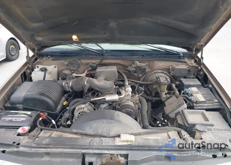 1996 Chevrolet Suburban C1500 z USA, uszkodzony, nr VIN 3GNEC16RXTG152304